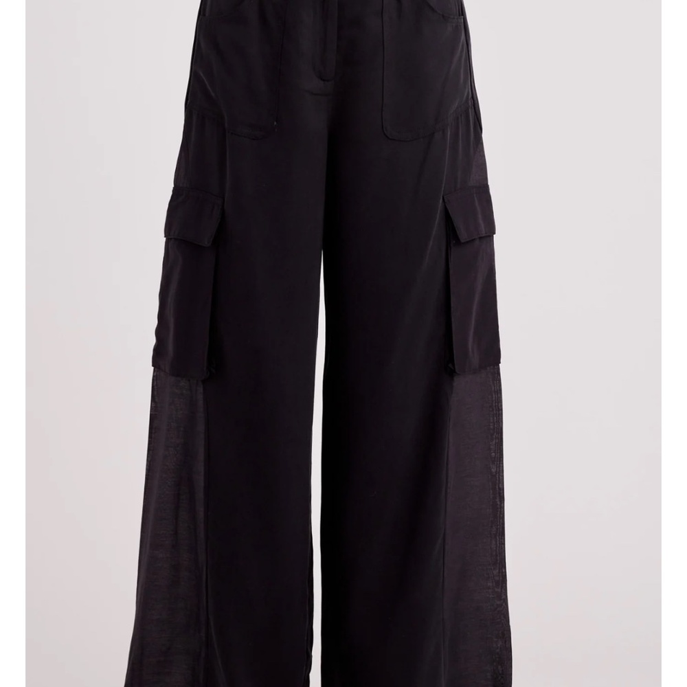 Sndy trousers NWT